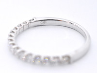 Witgouden rijring bezet met briljant geslepen diamanten - afbeelding 11 van  11