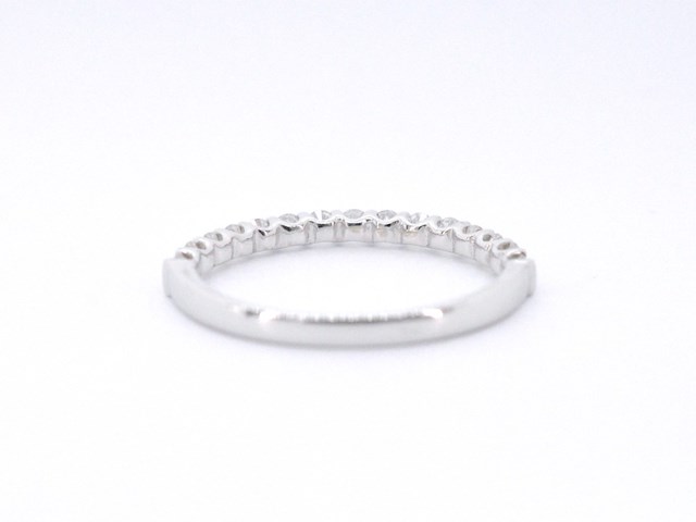 Witgouden rijring bezet met briljant geslepen diamanten - afbeelding 9 van  11