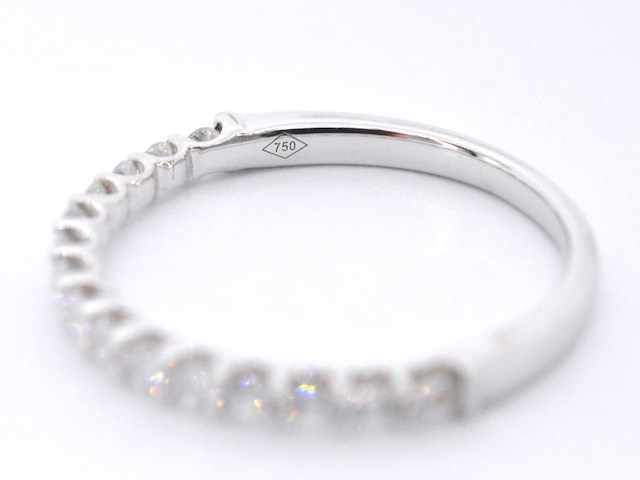 Witgouden rijring bezet met briljant geslepen diamanten - afbeelding 11 van  11