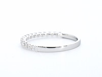 Witgouden rijring bezet met briljant geslepen diamanten - afbeelding 7 van  11