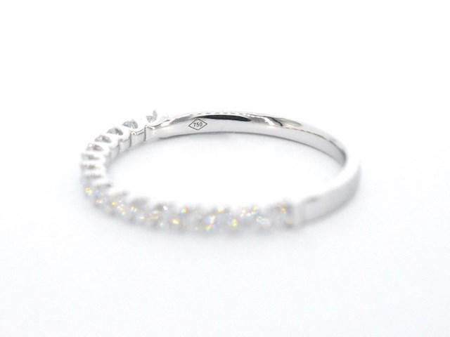 Witgouden rijring bezet met briljant geslepen diamanten - afbeelding 11 van  11