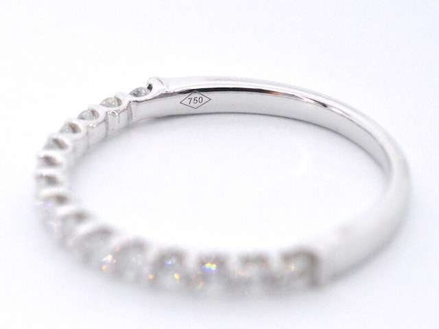 Witgouden rijring bezet met briljant geslepen diamanten - afbeelding 11 van  11