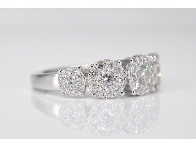 Witgouden rijring met 5 diamanten entourages 1.00 carat - afbeelding 6 van  10