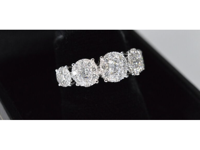 Witgouden rijring met 5 diamanten entourages 1.00 carat - afbeelding 3 van  4