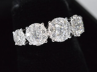 Witgouden rijring met 5 diamanten entourages 1.00 carat - afbeelding 3 van  4