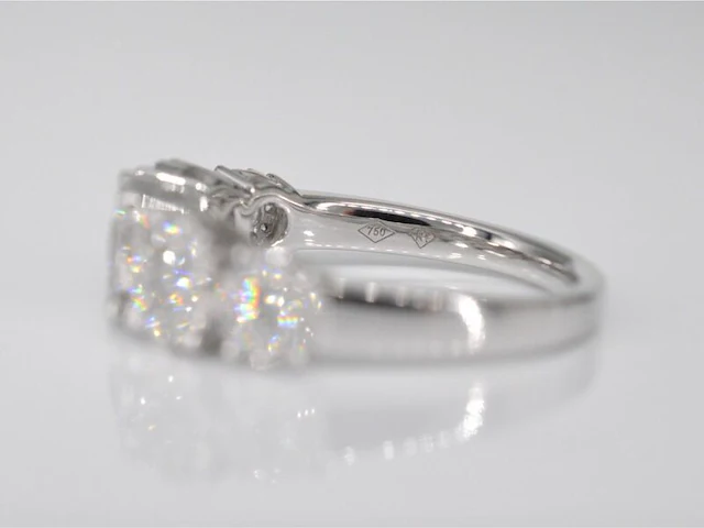 Witgouden rijring met 5 diamanten entourages 1.00 carat - afbeelding 9 van  10