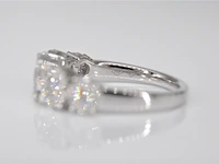 Witgouden rijring met 5 diamanten entourages 1.00 carat - afbeelding 9 van  10