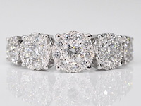 Witgouden rijring met 5 natuurlijke diamanten entourages 1.00 carat