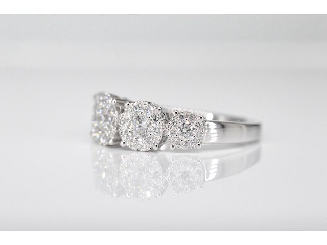 Witgouden rijring met 5 natuurlijke diamanten entourages 1.00 carat - afbeelding 5 van  10