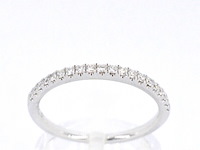 Witgouden rijring met briljant geslepen diamant