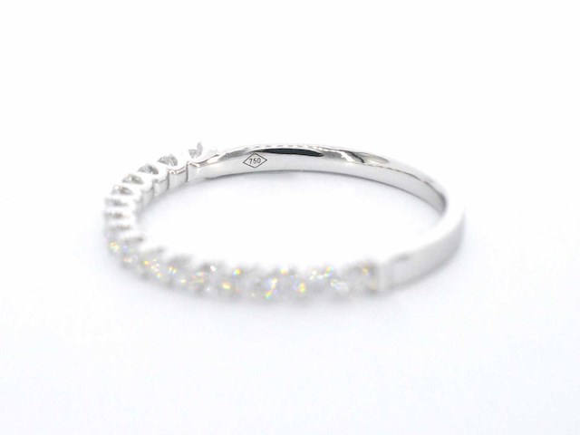 Witgouden rijring met briljant geslepen diamanten - afbeelding 2 van  10