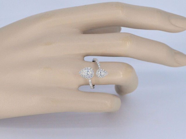 Witgouden rijring met pearshape en briljant geslepen diamanten 1.25 carat - afbeelding 6 van  12