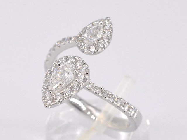 Witgouden rijring met pearshape en briljant geslepen diamanten 1.25 carat - afbeelding 7 van  12