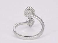 Witgouden rijring met pearshape en briljant geslepen diamanten 1.25 carat - afbeelding 10 van  12