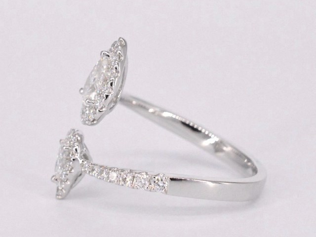 Witgouden rijring met pearshape en briljant geslepen diamanten 1.25 carat - afbeelding 11 van  12
