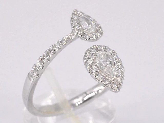 Witgouden rijring met pearshape en briljant geslepen diamanten 1.25 carat - afbeelding 8 van  12