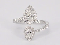 Witgouden rijring met pearshape en briljant geslepen diamanten 1.25 carat - afbeelding 9 van  12