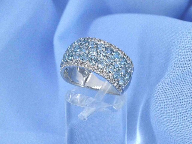 Witgouden rijring met topazen en diamanten - afbeelding 3 van  7