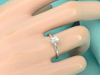 Witgouden ring 18 carat met emerald geslepen diamant gia gecertificeerd - afbeelding 3 van  10