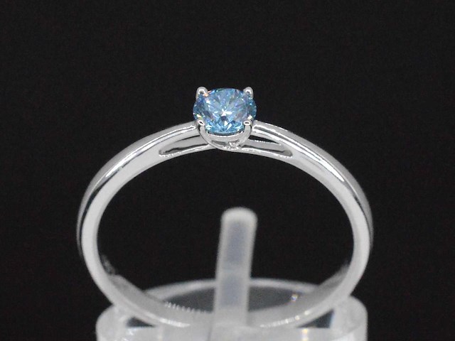 Witgouden ring blauwe diamant - afbeelding 1 van  9