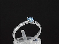 Witgouden ring blauwe diamant - afbeelding 5 van  9