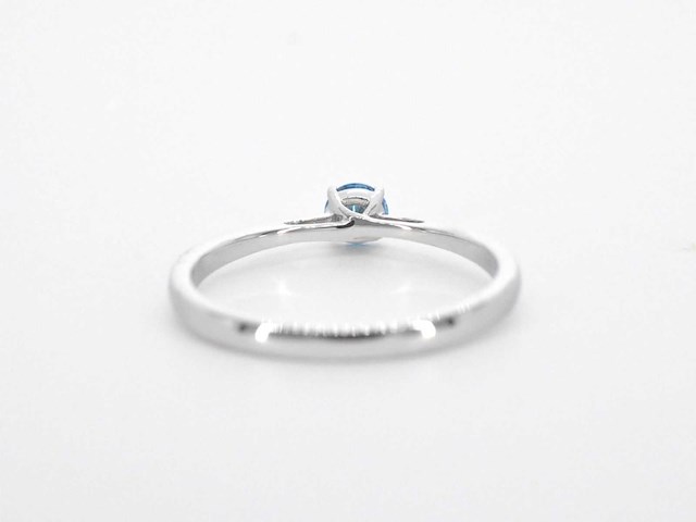 Witgouden ring blauwe diamant - afbeelding 8 van  9