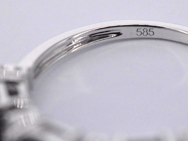 Witgouden ring diamanten en saffier - afbeelding 2 van  10