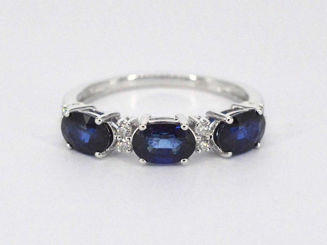 Witgouden ring diamanten en saffier - afbeelding 8 van  10