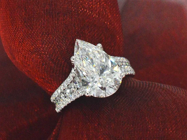 Witgouden ring druppel briljant 4.00 ct igi - afbeelding 1 van  10