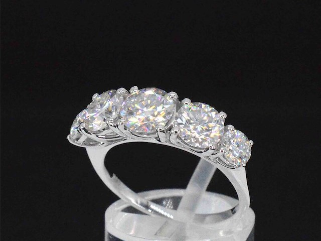Witgouden ring met 2.90 carat briljanten - afbeelding 4 van  9