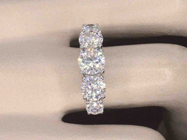 Witgouden ring met 2.90 carat briljanten - afbeelding 7 van  9