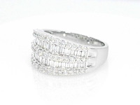 Witgouden ring met briljant en baguettes diamanten - afbeelding 10 van  11