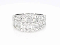 Witgouden ring met briljant en baguettes diamanten - afbeelding 7 van  10