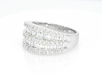Witgouden ring met briljant en baguettes diamanten - afbeelding 9 van  10