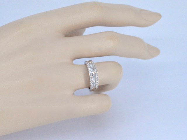 Witgouden ring met briljant en baguettes - afbeelding 5 van  11