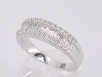 Witgouden ring met briljant en baguettes - afbeelding 6 van  11