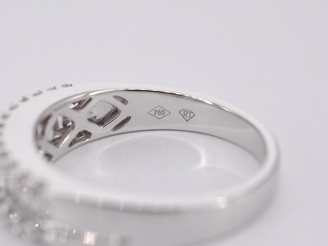 Witgouden ring met briljant en baguettes - afbeelding 11 van  11