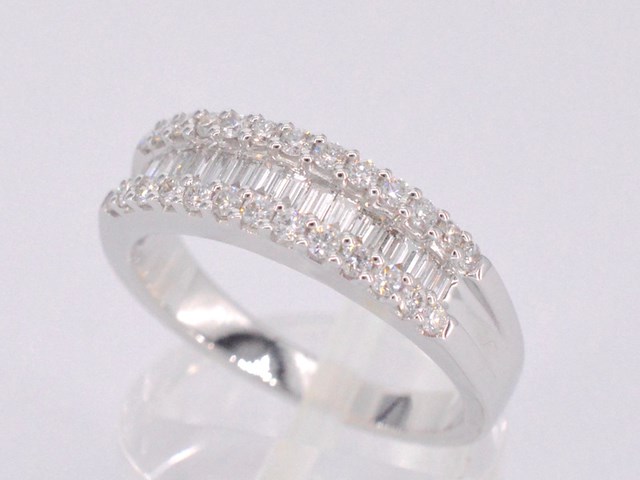 Witgouden ring met briljant en baguettes - afbeelding 6 van  11