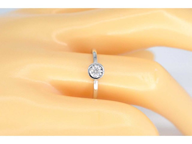 Witgouden ring met briljant geslepen diamant - afbeelding 2 van  6