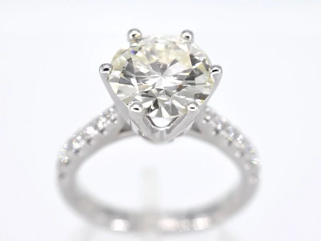 Witgouden ring met diamant met een briljant geslepen diamant van 2.50 carat - afbeelding 1 van  7
