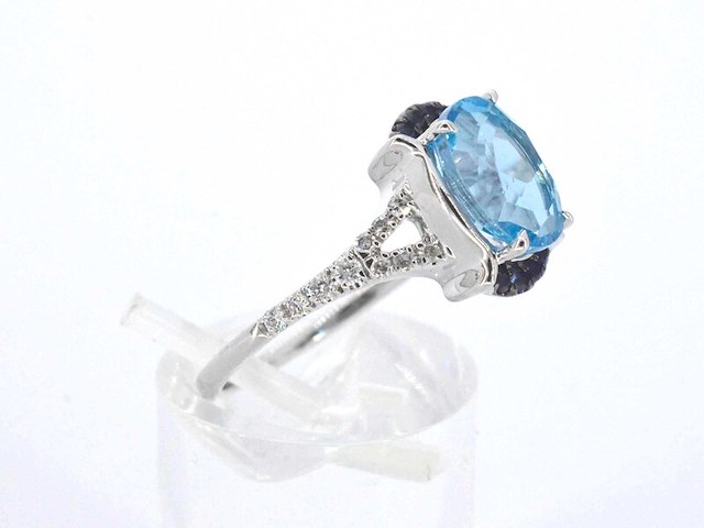 Witgouden ring met diamanten en edelstenen - afbeelding 7 van  12