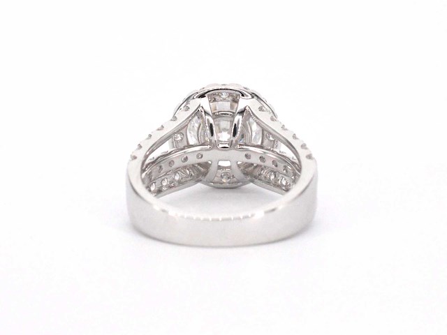 Witgouden ring met diamanten en een briljant geslepen diamant van 3.00 carat - afbeelding 8 van  11