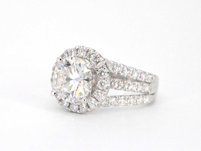 Witgouden ring met diamanten en een briljant geslepen diamant van 3.00 carat - afbeelding 9 van  11