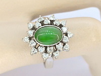 Witgouden ring met diamanten en een groene edelsteen - afbeelding 3 van  10