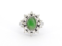 Witgouden ring met diamanten en een groene edelsteen - afbeelding 7 van  10