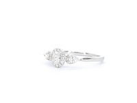 Witgouden ring met diamanten en een oval cut diamant - afbeelding 10 van  11