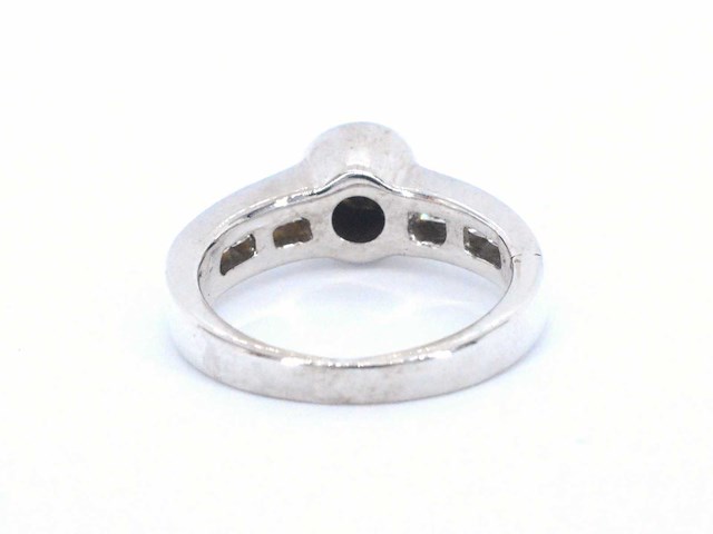 Witgouden ring met diamanten en een zwarte diamant - afbeelding 7 van  8