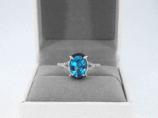 Witgouden ring met diamanten en mooie edelstenen - afbeelding 2 van  11