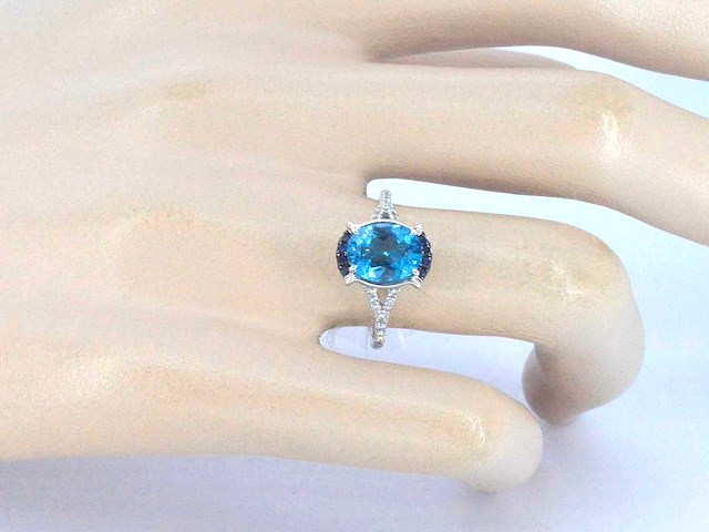 Witgouden ring met diamanten en mooie edelstenen - afbeelding 4 van  11