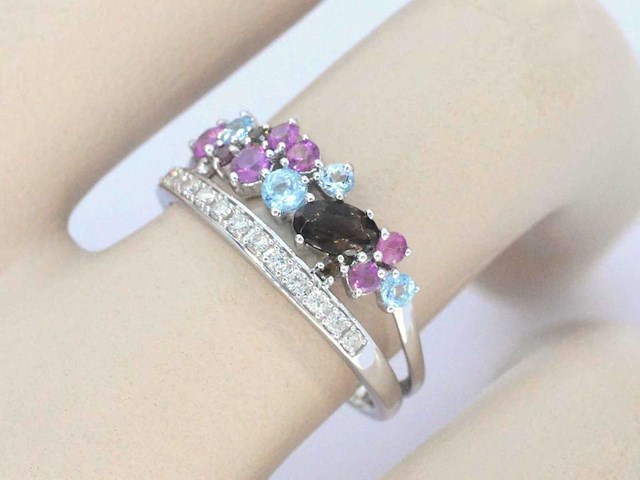 Witgouden ring met diamanten en mooie edelstenen - afbeelding 3 van  10